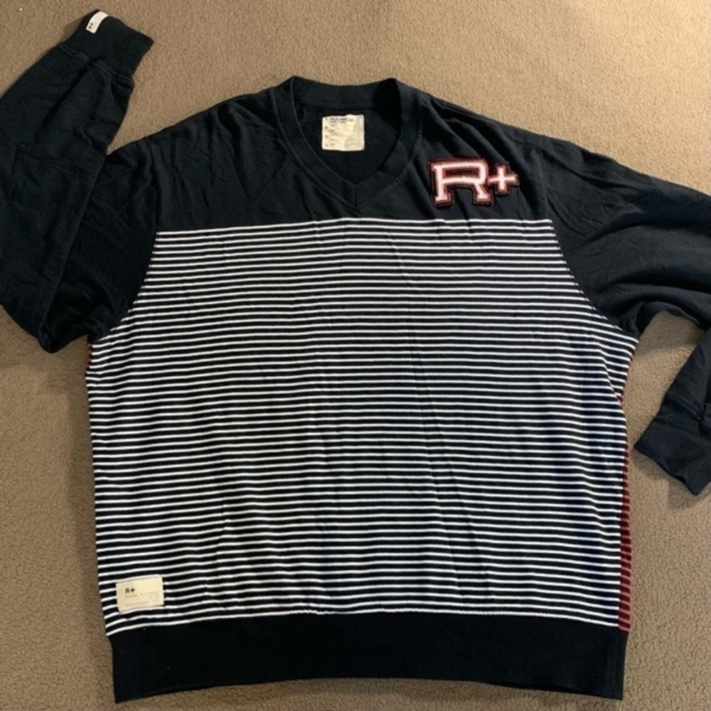 ROCAWEAR R+ EMBROIDERED BLACK/WHITE/RED STRIPED 2XL COTTON V-NECK SWEATER